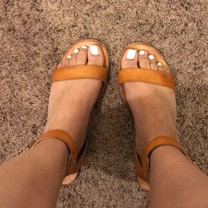 Vintage looking sandals from WetSeal 🌸